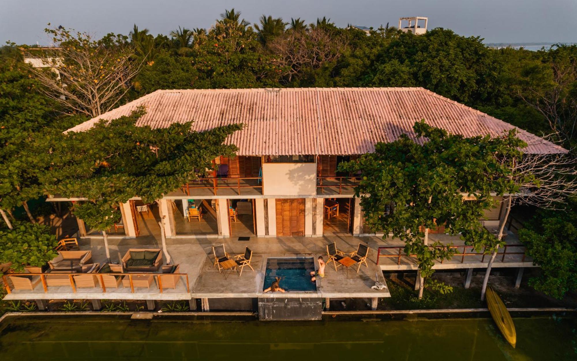 C Beyond Nilaveli Hotel Buitenkant foto