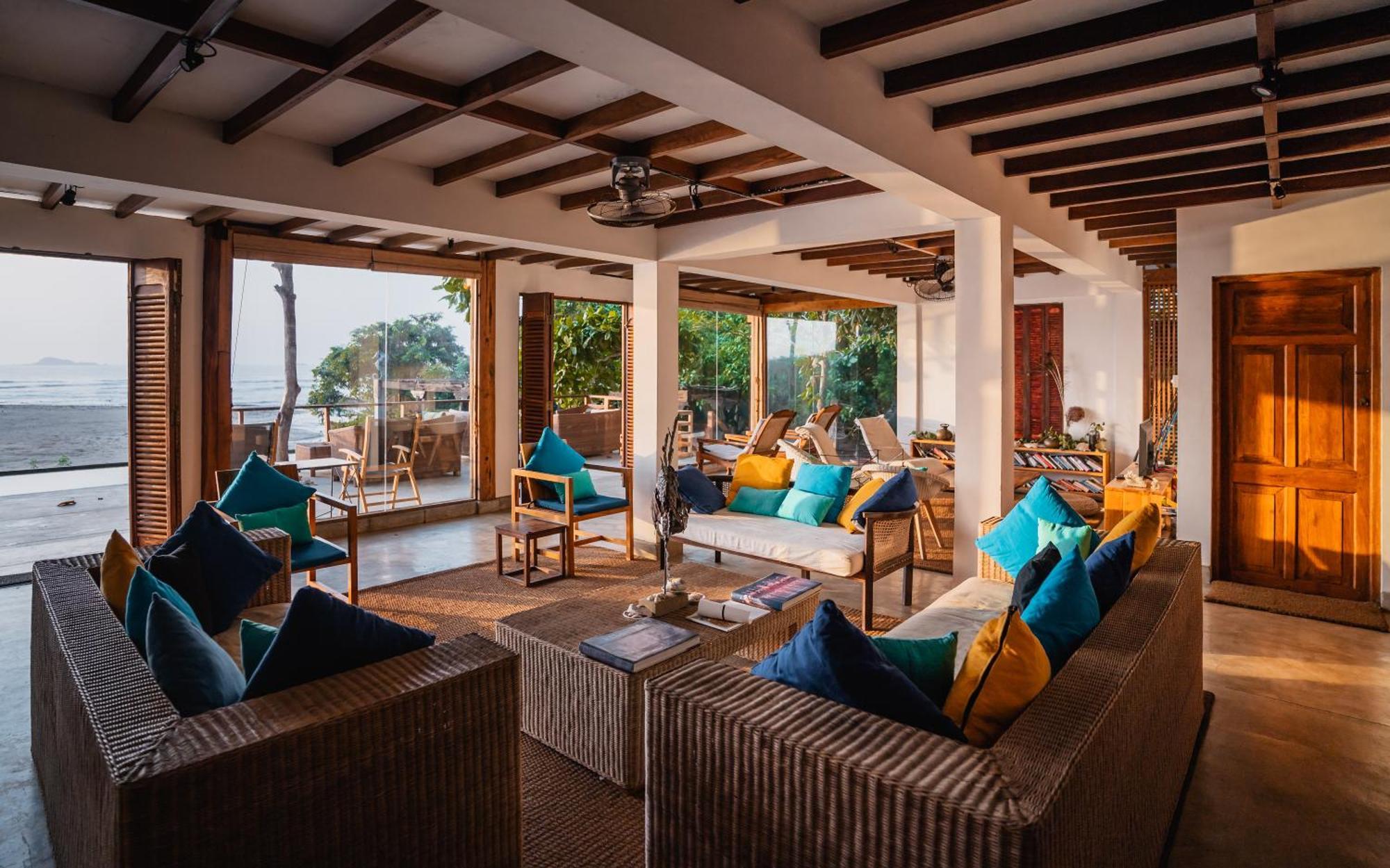C Beyond Nilaveli Hotel Buitenkant foto