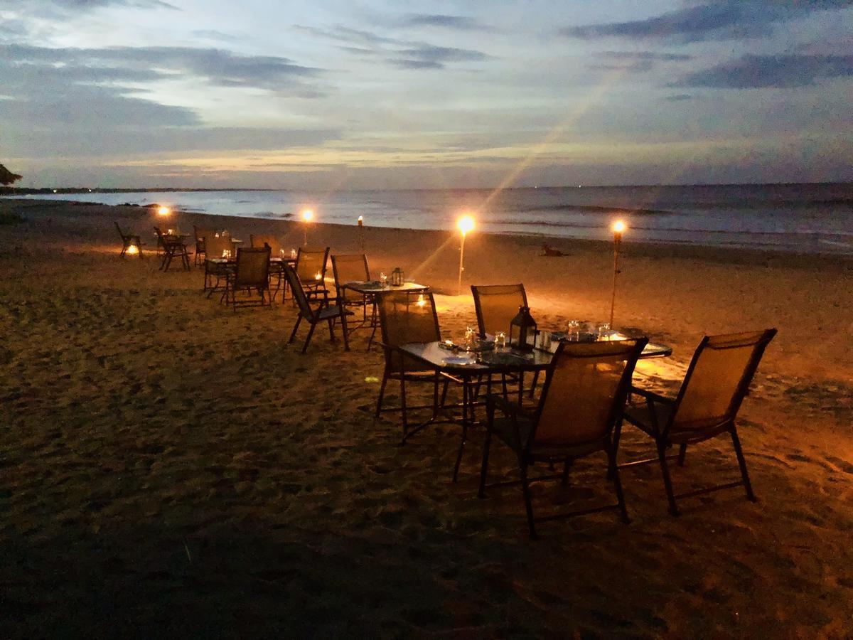 C Beyond Nilaveli Hotel Buitenkant foto